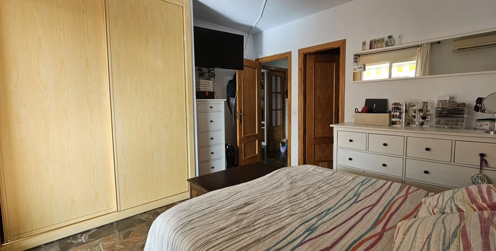 Sale of middle floor apartment in Torreblanca 16