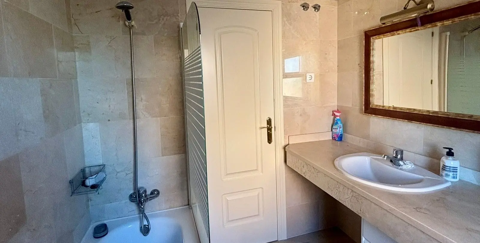 Продажа апартаментов на среднем этаже в Mijas Costa 12