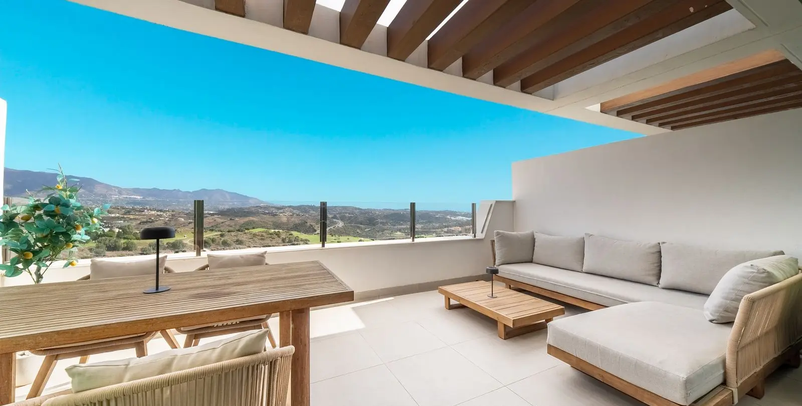 Venta de apartamento en planta media en Calanova Golf 2