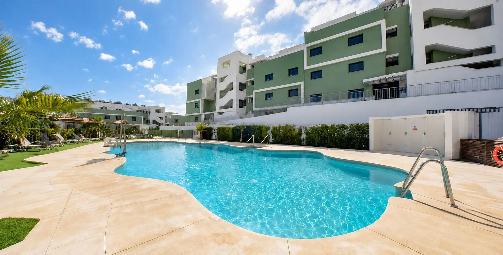 Venta de apartamento en planta media en Calanova Golf 5