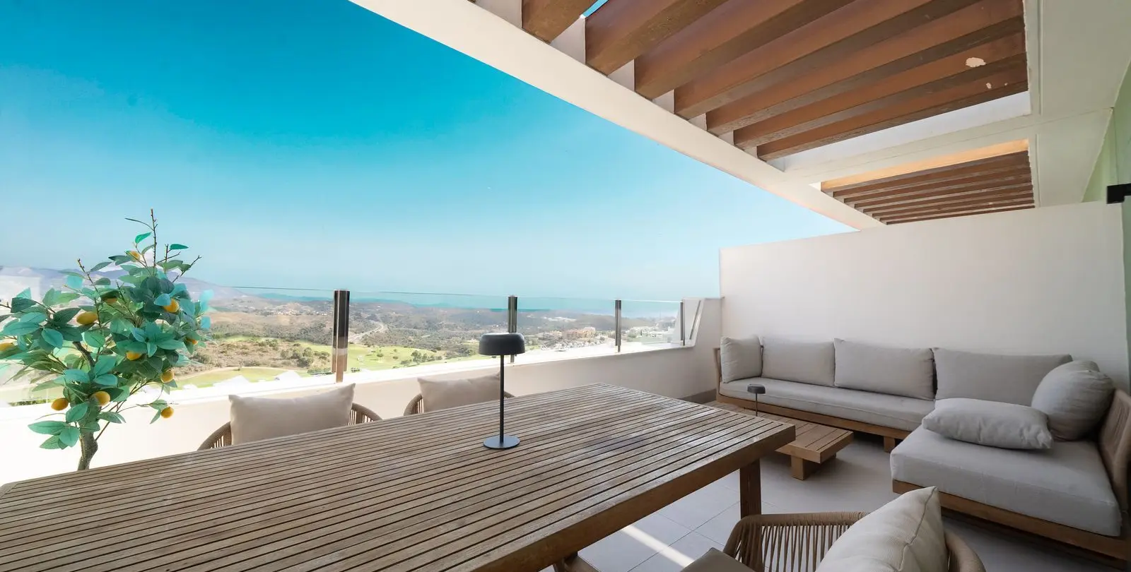 Venta de apartamento en planta media en Calanova Golf 6