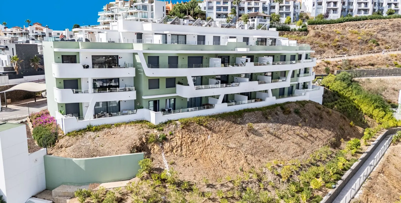Venta de apartamento en planta media en Calanova Golf 29