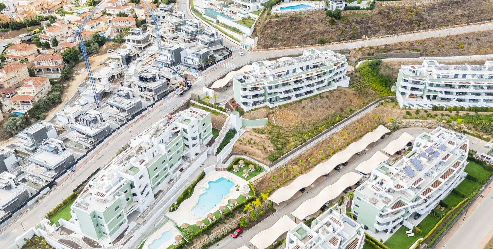Venta de apartamento en planta media en Calanova Golf 31