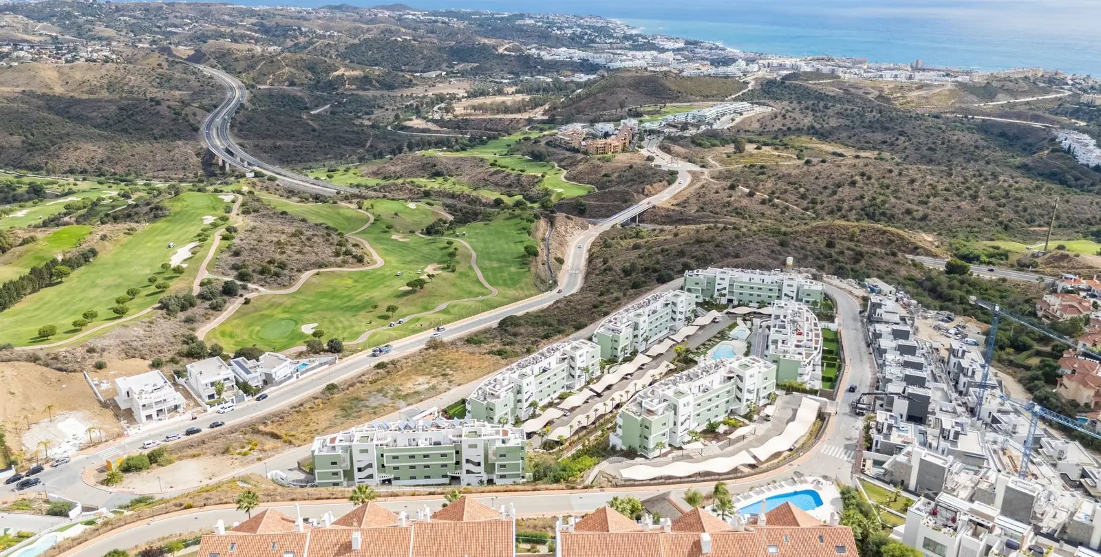 Venta de apartamento en planta media en Calanova Golf 33