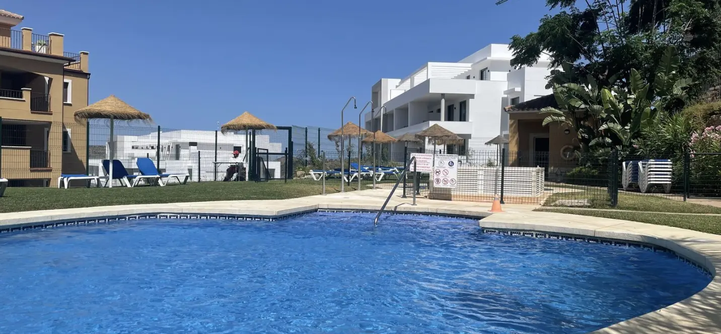 Продажа апартаментов на среднем этаже в La Cala de Mijas 0