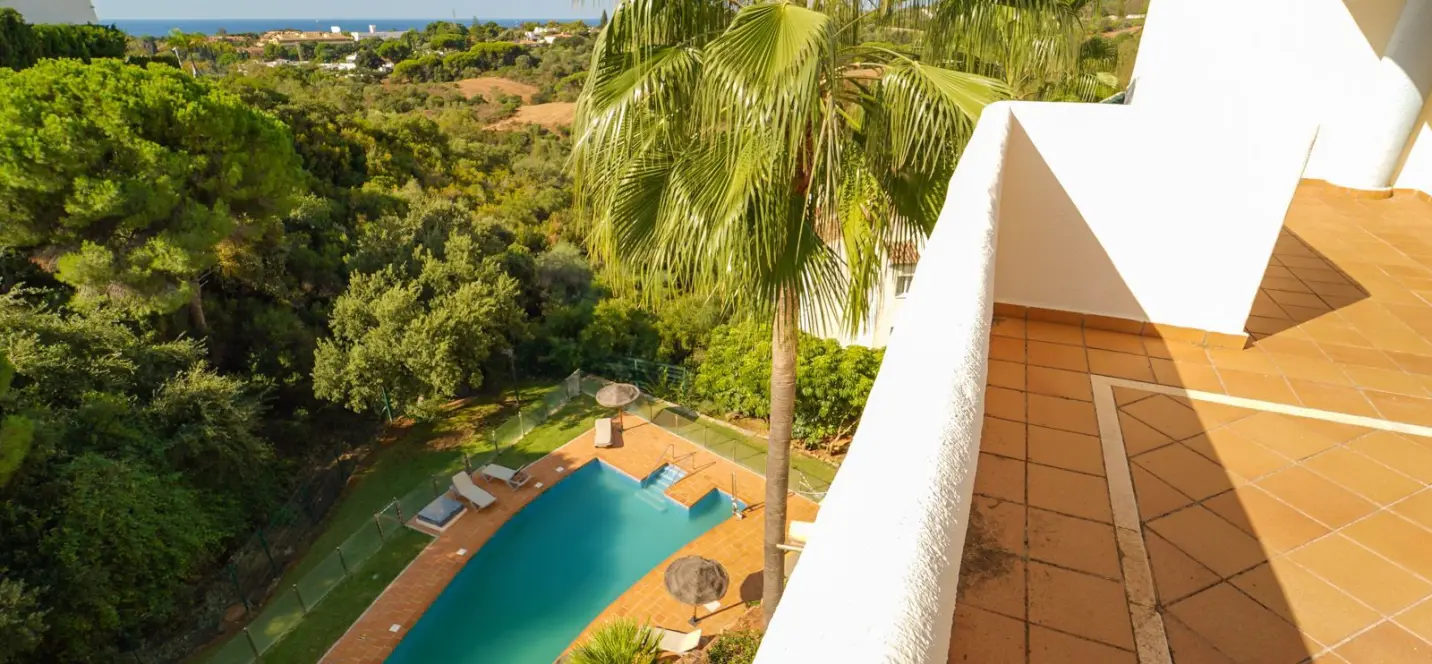 Sale of penthouse in Elviria 1