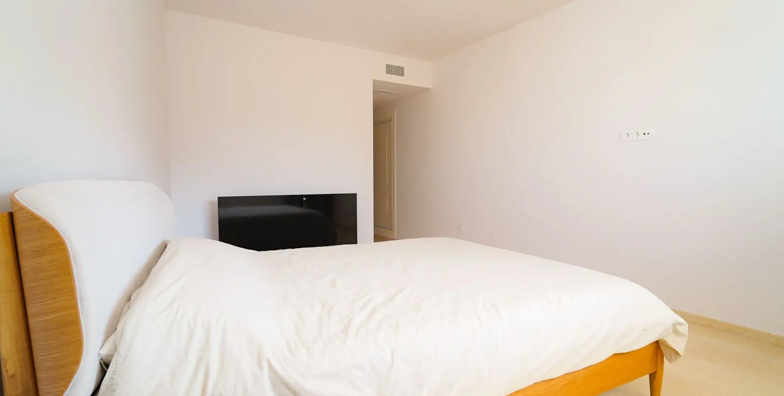 Sale of penthouse in Elviria 10