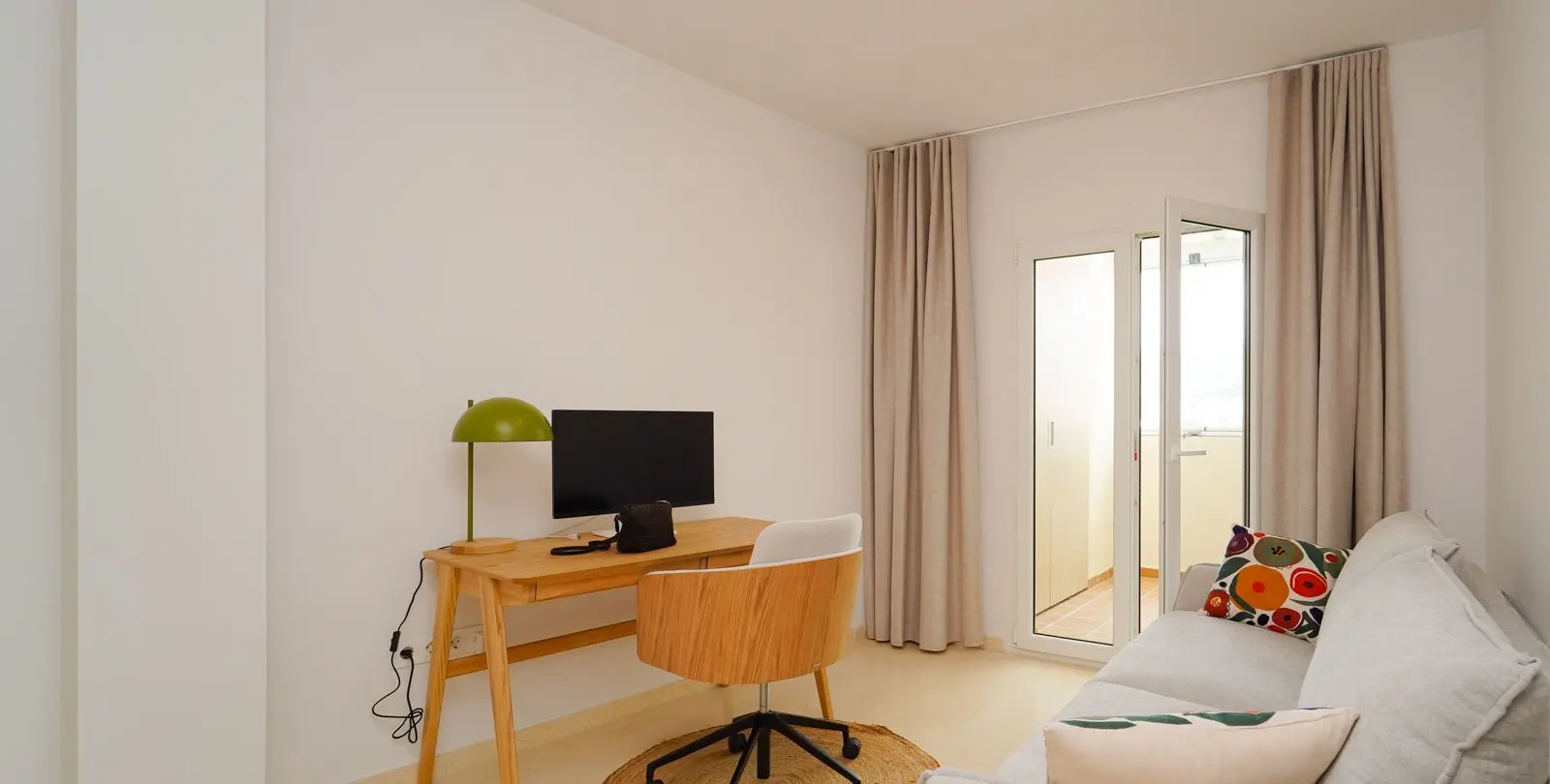 Sale of penthouse in Elviria 14