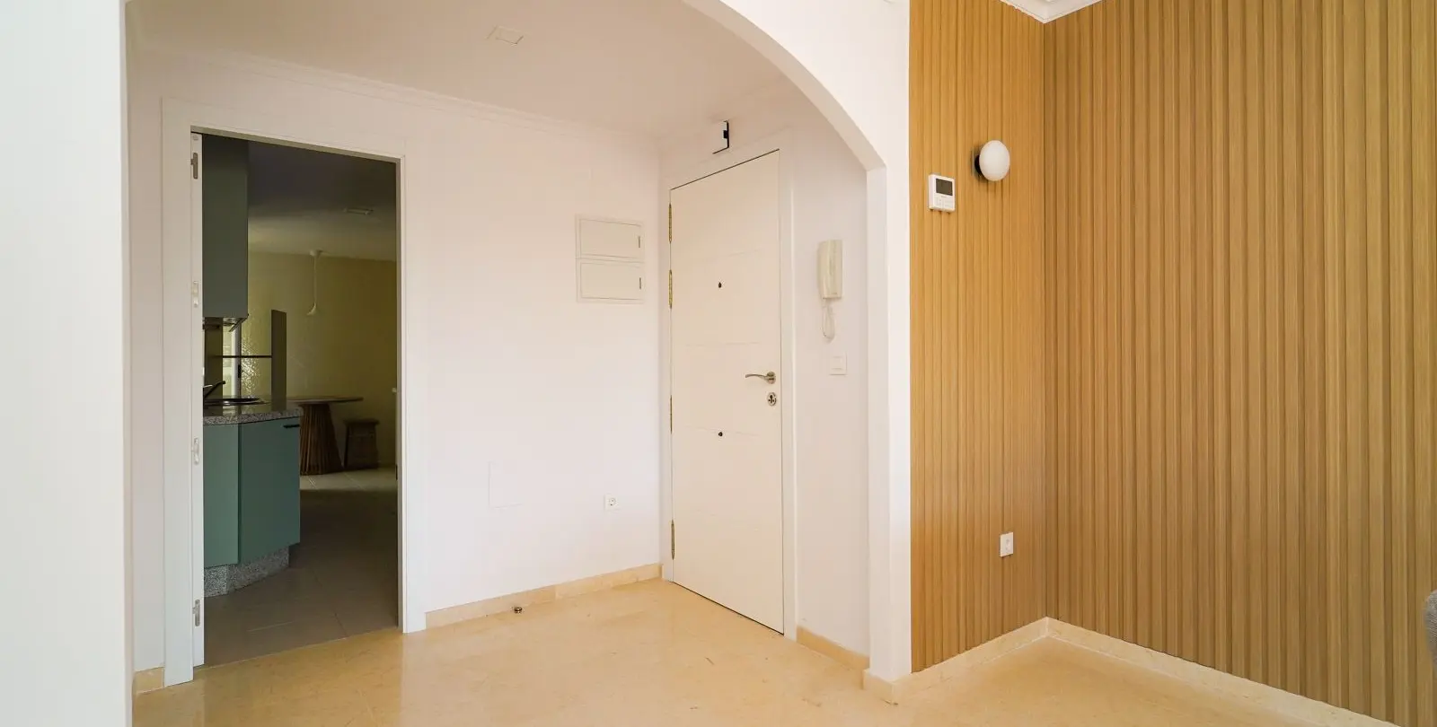 Sale of penthouse in Elviria 23