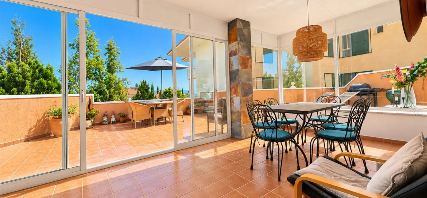 Sale of middle floor apartment in Fuengirola 4
