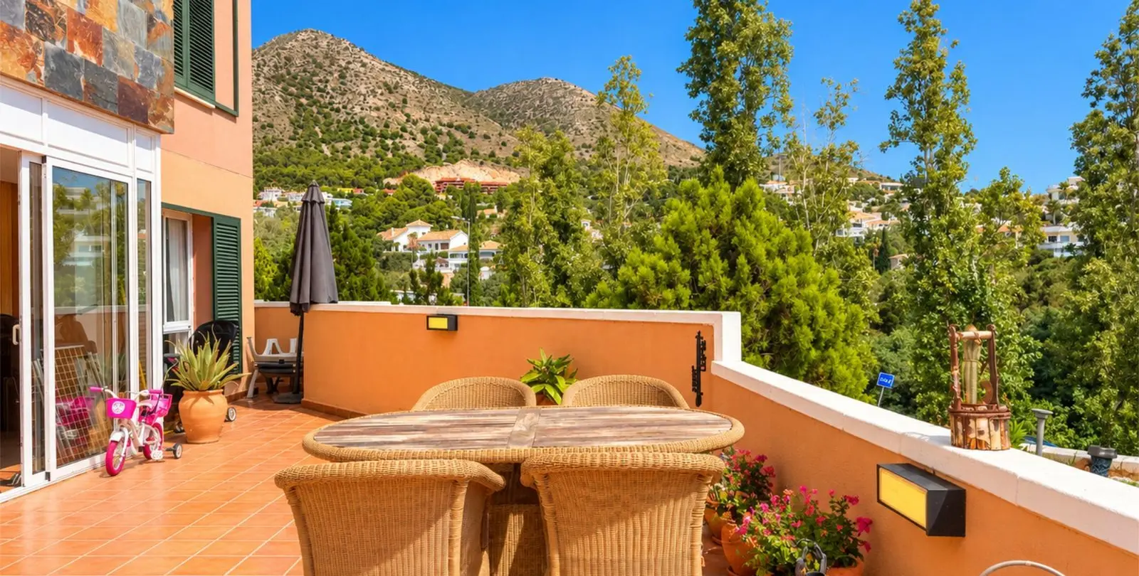 Sale of middle floor apartment in Fuengirola 9