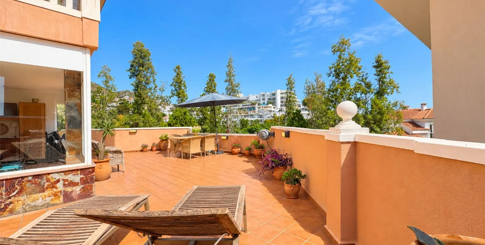 Sale of middle floor apartment in Fuengirola 10