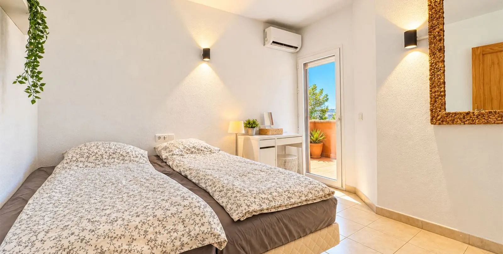Sale of middle floor apartment in Fuengirola 11