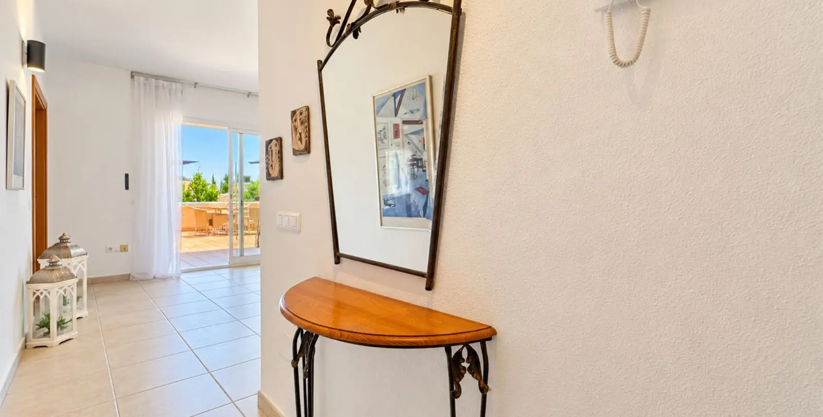 Sale of middle floor apartment in Fuengirola 16