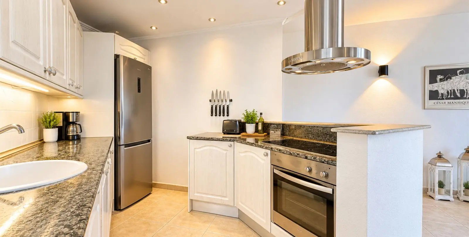 Sale of middle floor apartment in Fuengirola 18