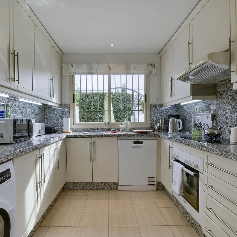 Sale of townhouse in Nueva Andalucía