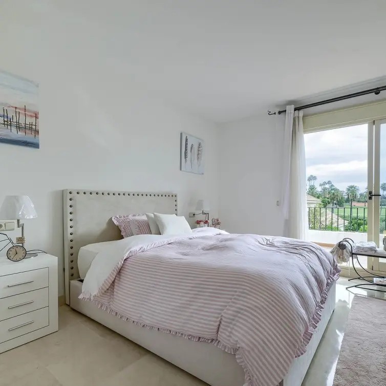 Sale of townhouse in Nueva Andalucía