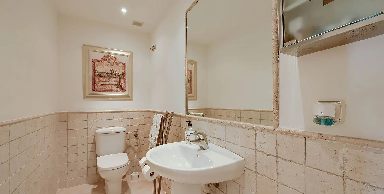 Sale of townhouse in Nueva Andalucía 16
