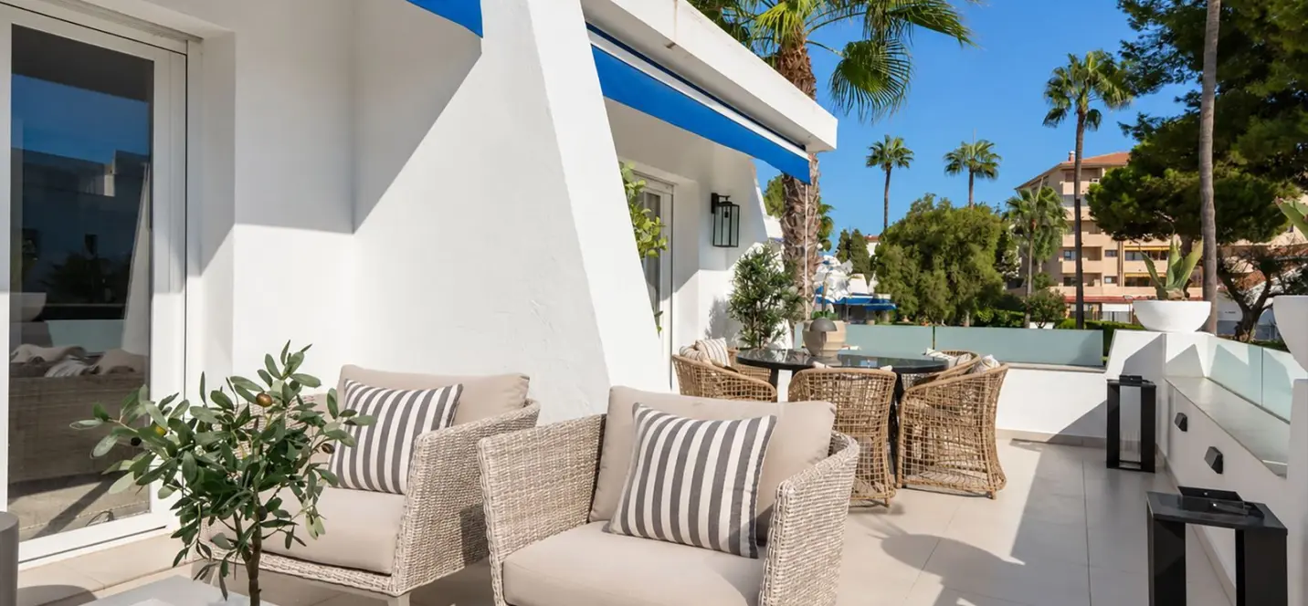 Sale of middle floor apartment in Nueva Andalucía 0