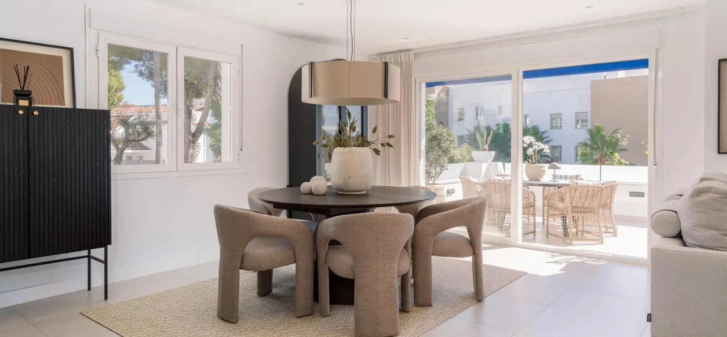 Sale of middle floor apartment in Nueva Andalucía 4