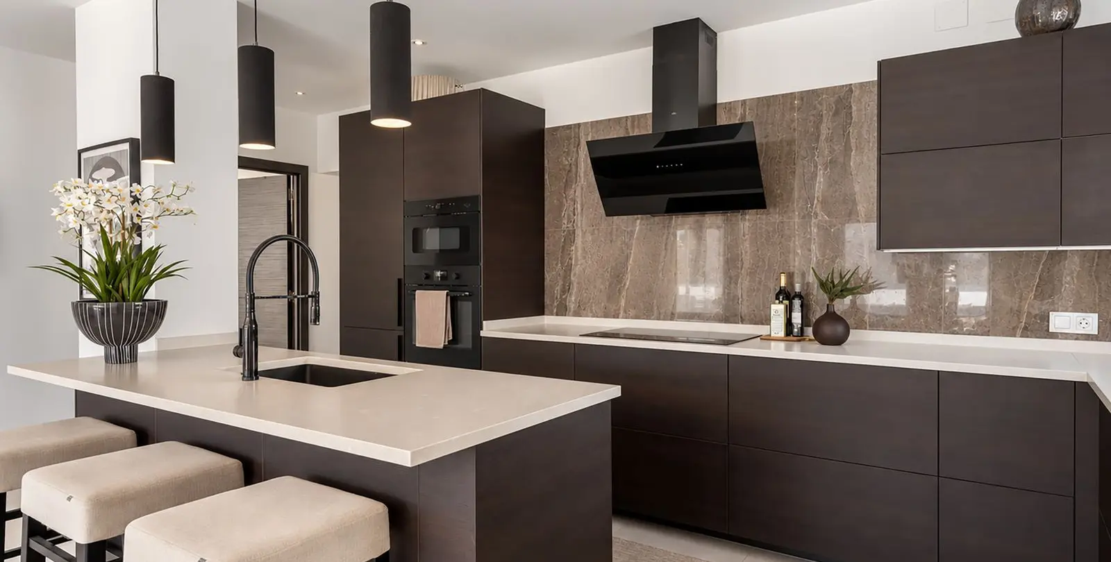 Sale of middle floor apartment in Nueva Andalucía 9