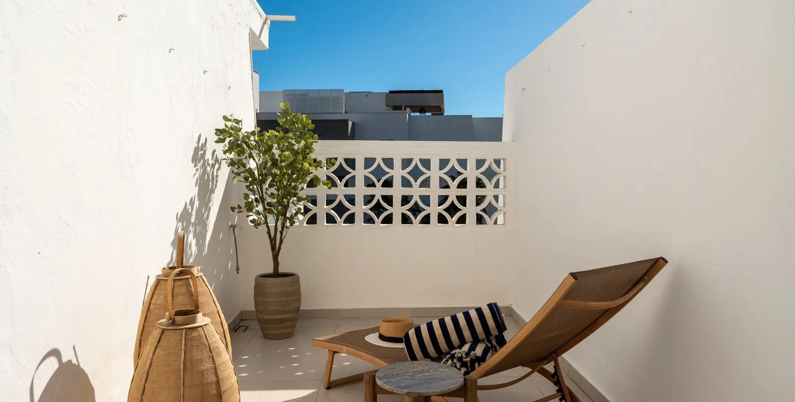 Sale of middle floor apartment in Nueva Andalucía 15