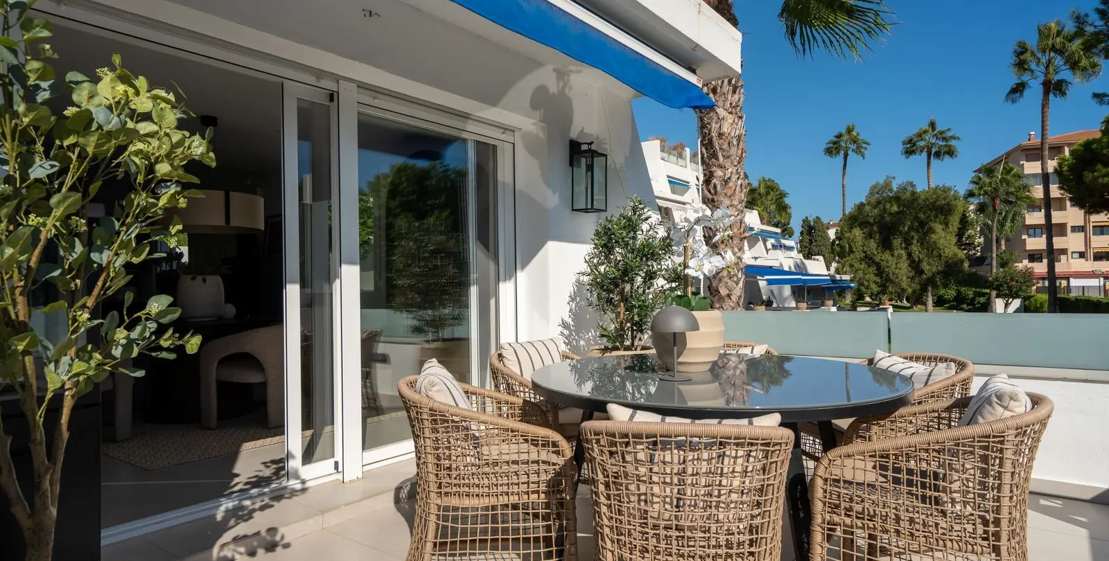 Sale of middle floor apartment in Nueva Andalucía 25