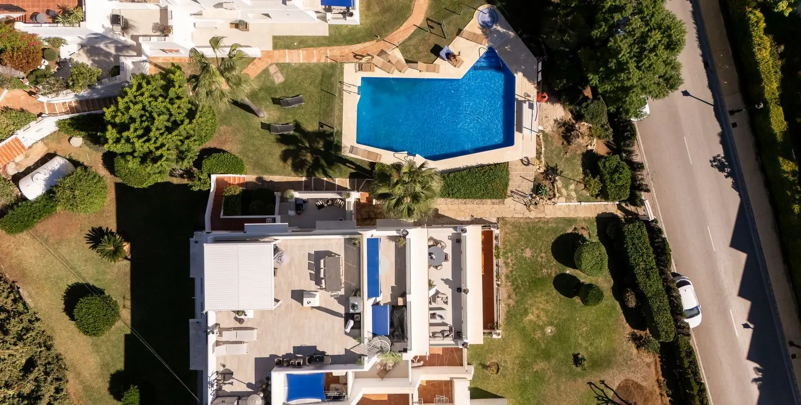 Sale of middle floor apartment in Nueva Andalucía 32
