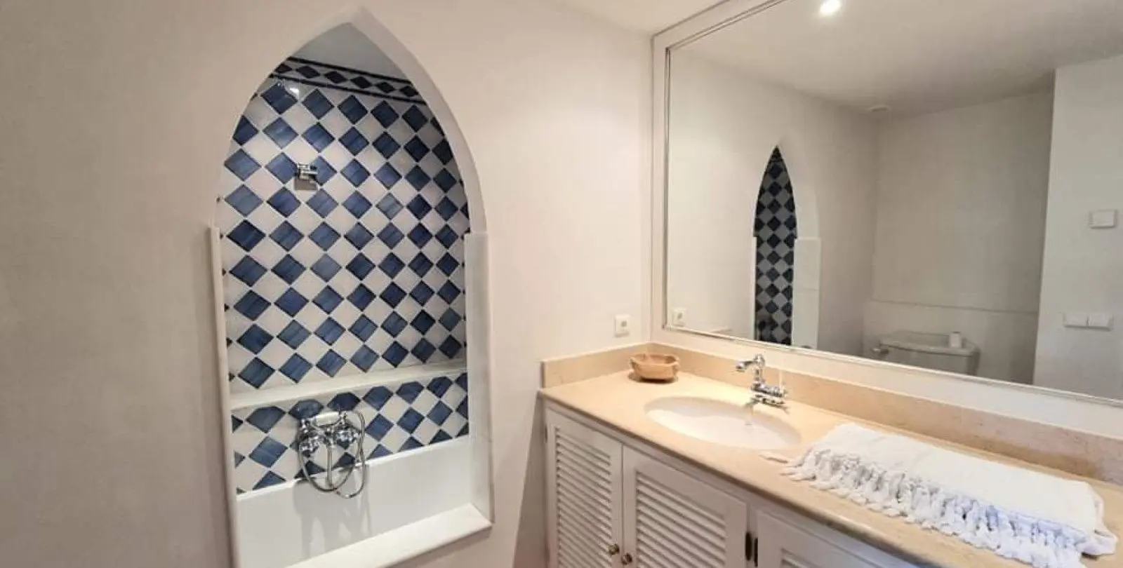 Sale of townhouse in Mijas Costa 37