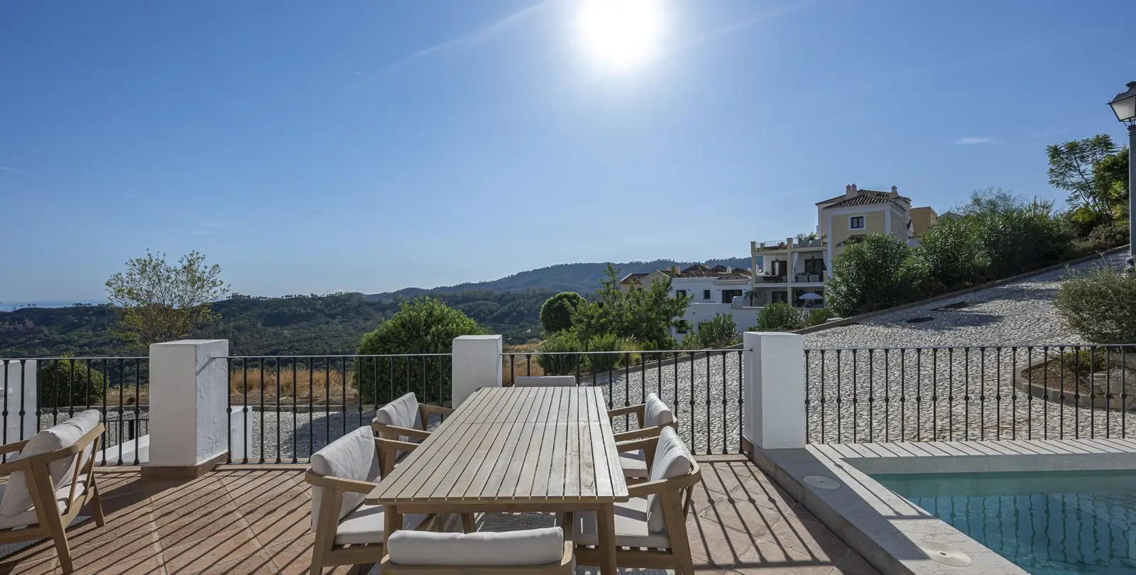 Sale of townhouse in Benahavís 2