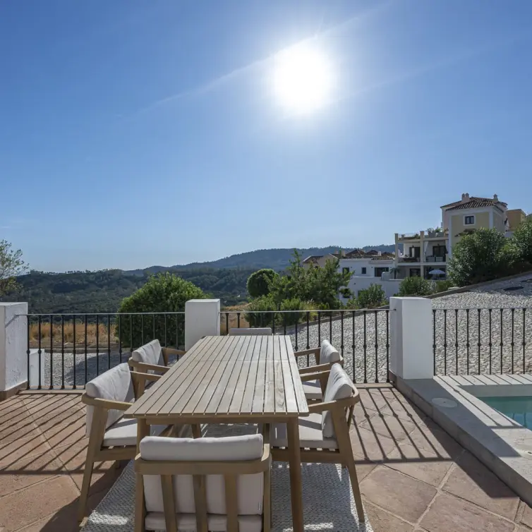 Sale of townhouse in Benahavís