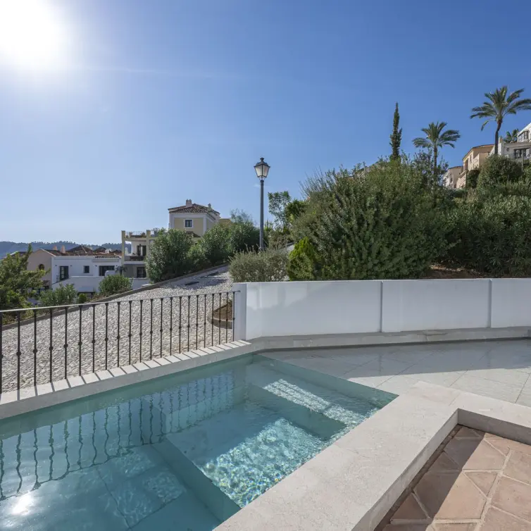 Sale of townhouse in Benahavís