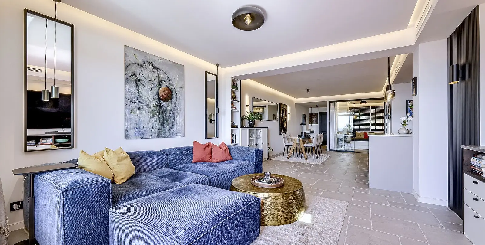 Sale of middle floor apartment in Nueva Andalucía 1