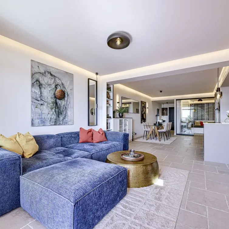 Sale of middle floor apartment in Nueva Andalucía