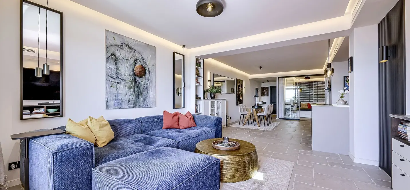 Sale of middle floor apartment in Nueva Andalucía 0