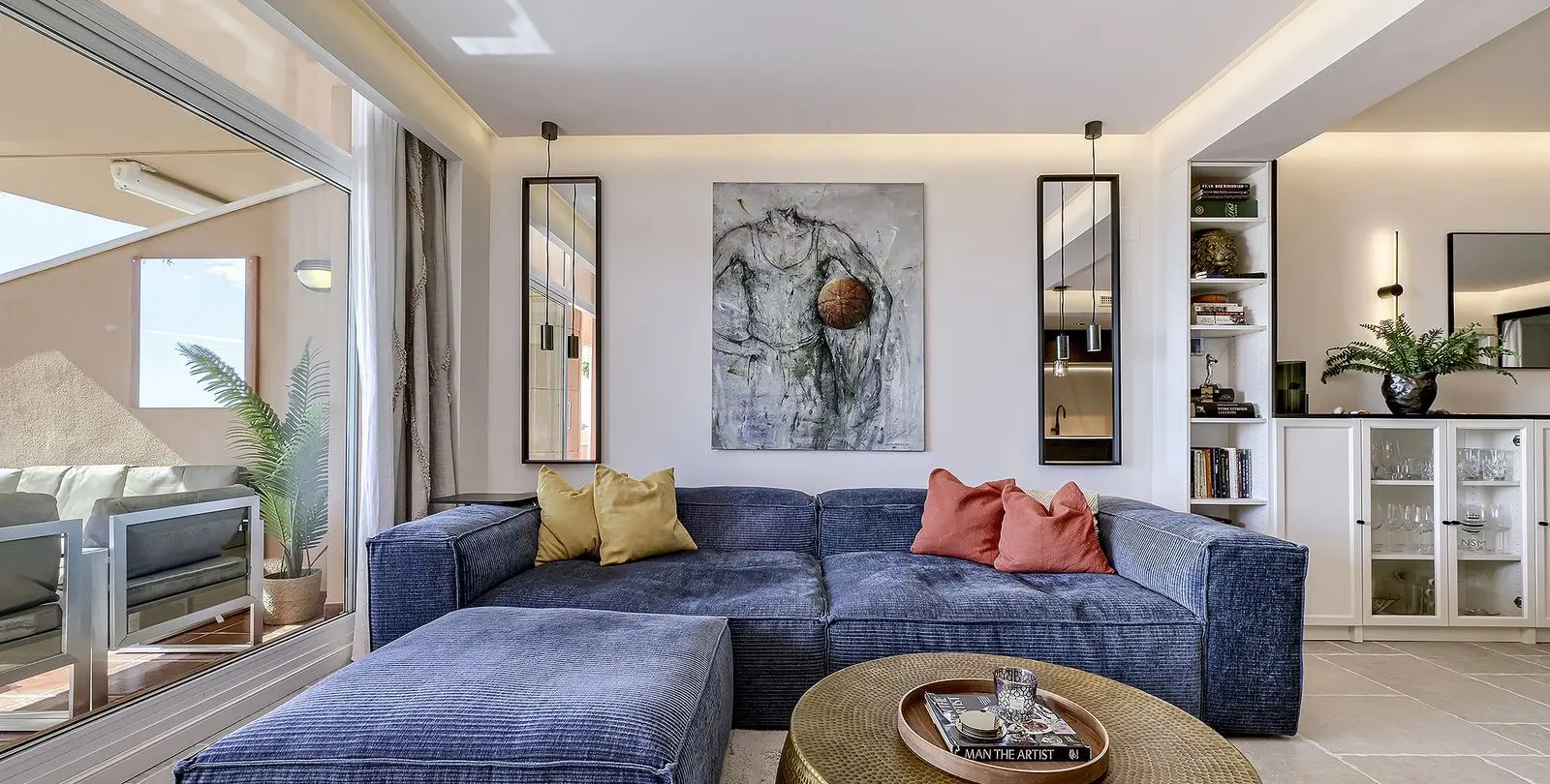 Sale of middle floor apartment in Nueva Andalucía 2