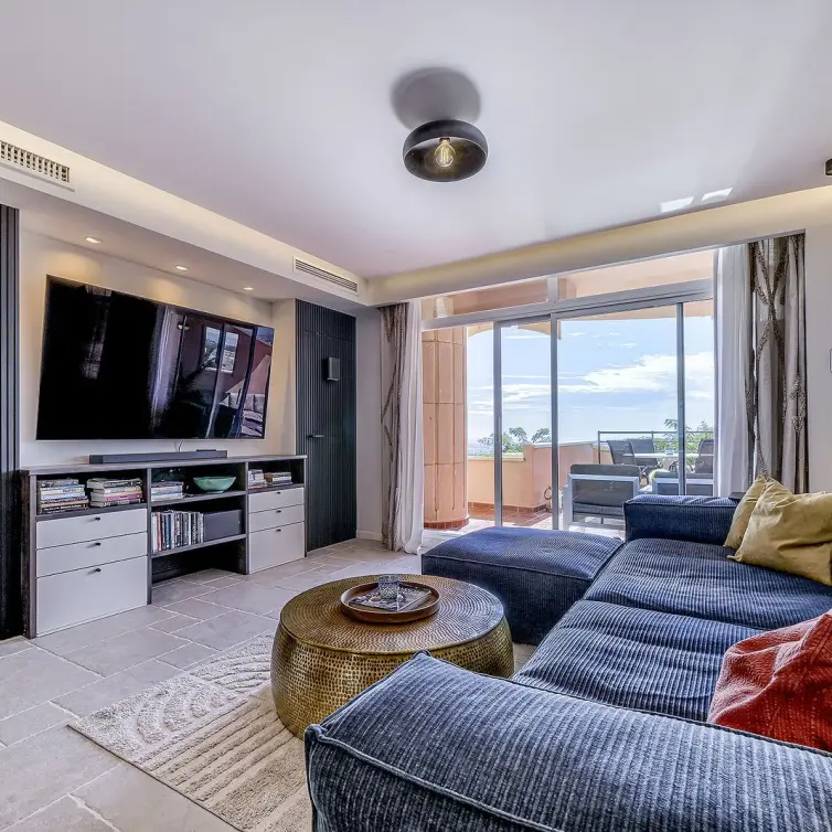 Sale of middle floor apartment in Nueva Andalucía