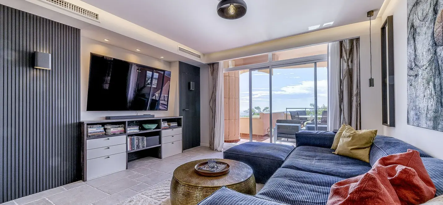 Sale of middle floor apartment in Nueva Andalucía 2