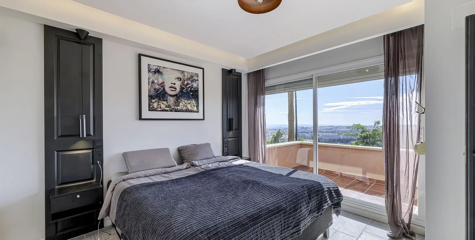 Sale of middle floor apartment in Nueva Andalucía 9
