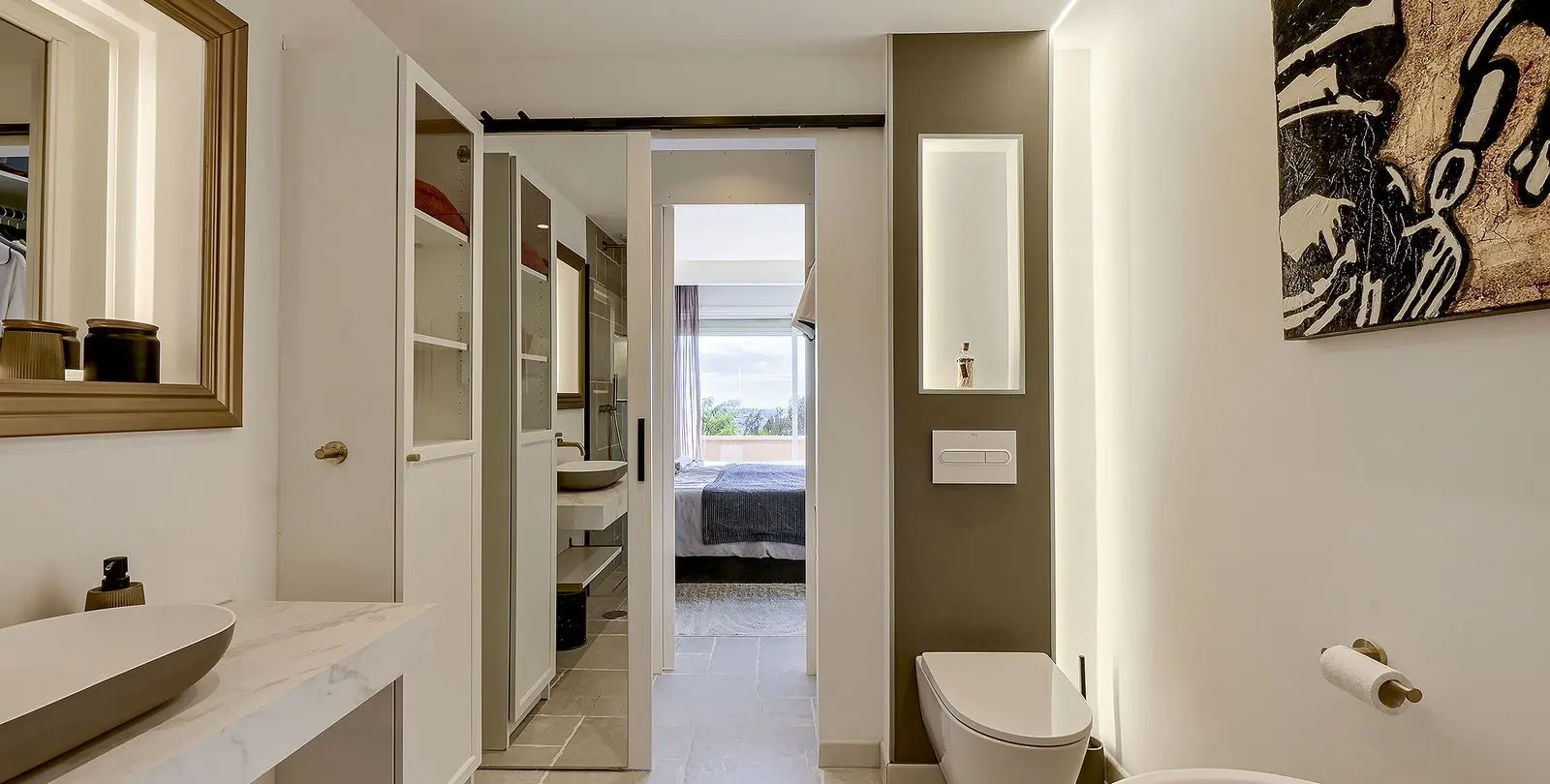 Sale of middle floor apartment in Nueva Andalucía 12