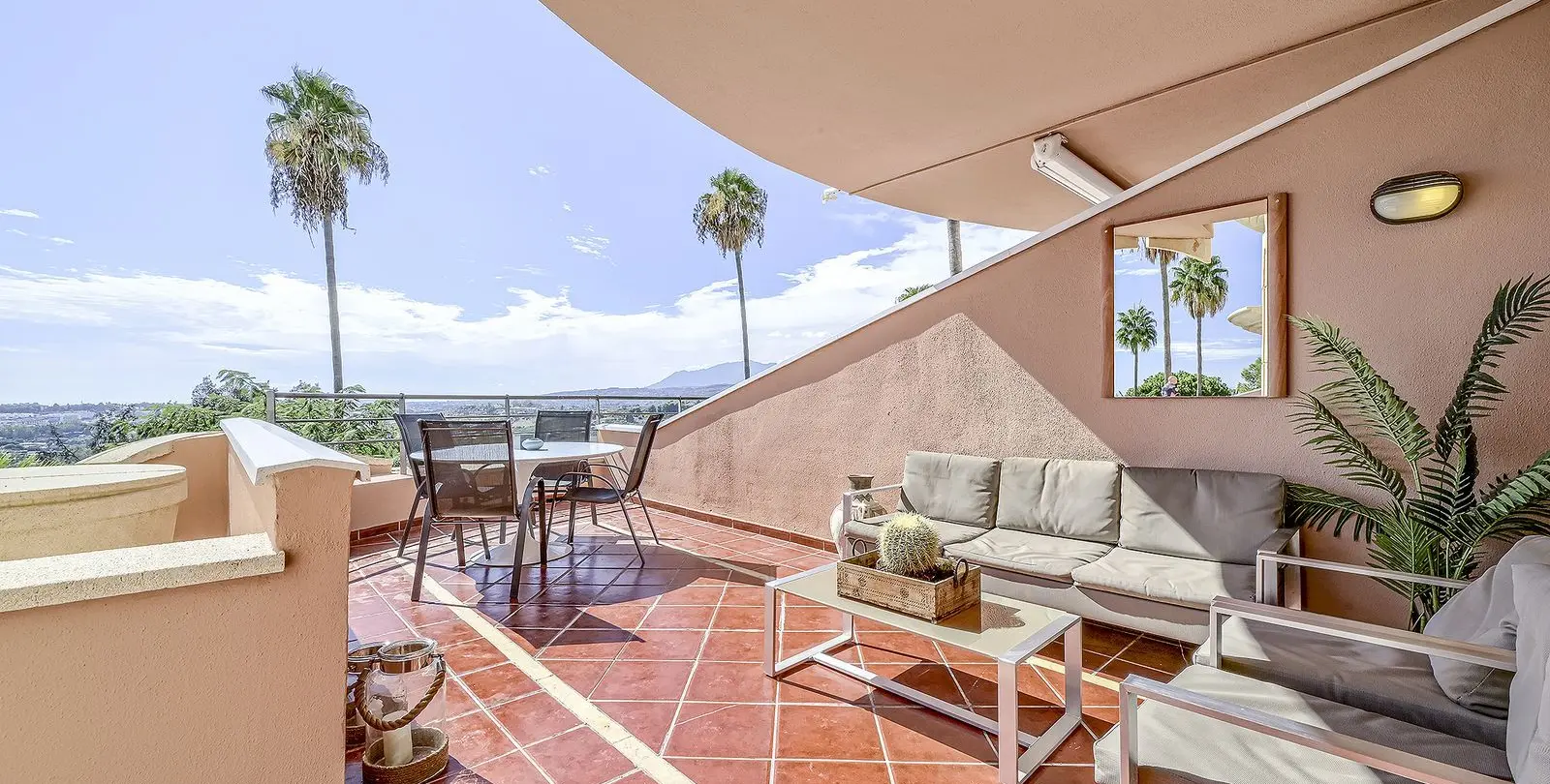 Sale of middle floor apartment in Nueva Andalucía 18