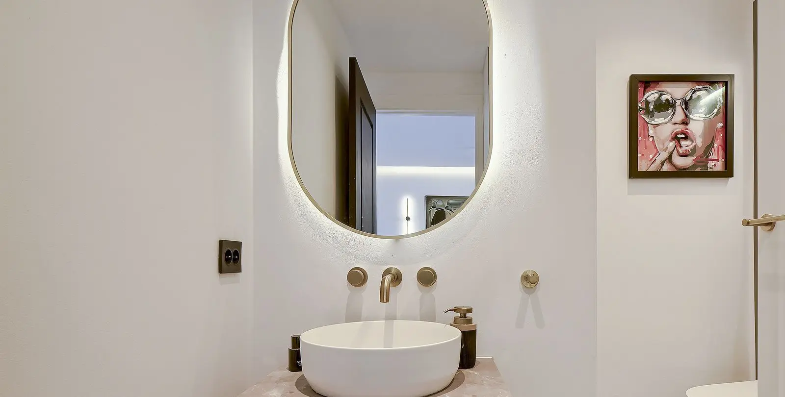 Sale of middle floor apartment in Nueva Andalucía 21