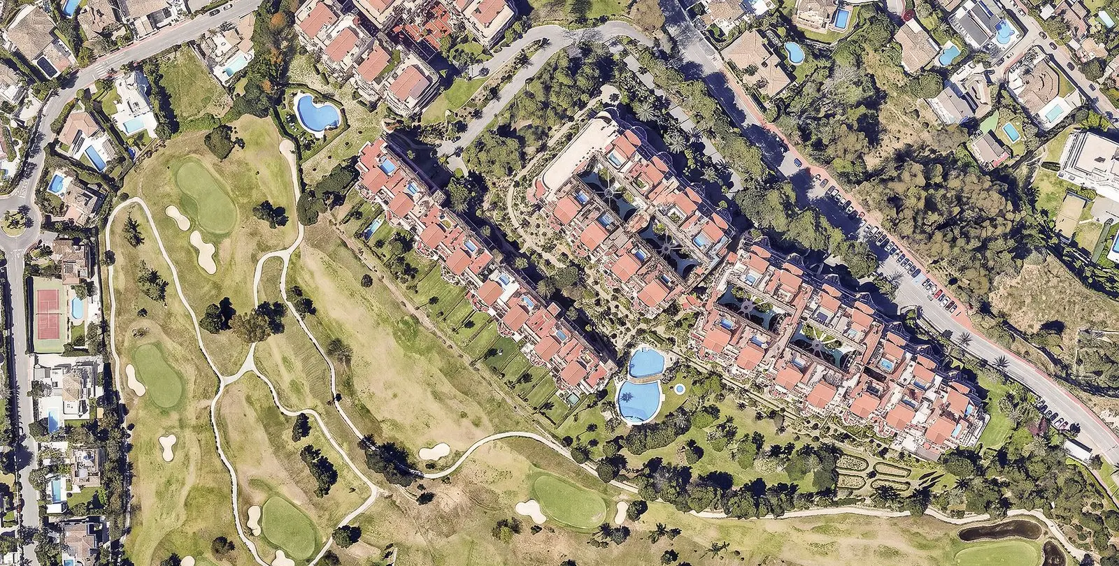 Sale of middle floor apartment in Nueva Andalucía 28