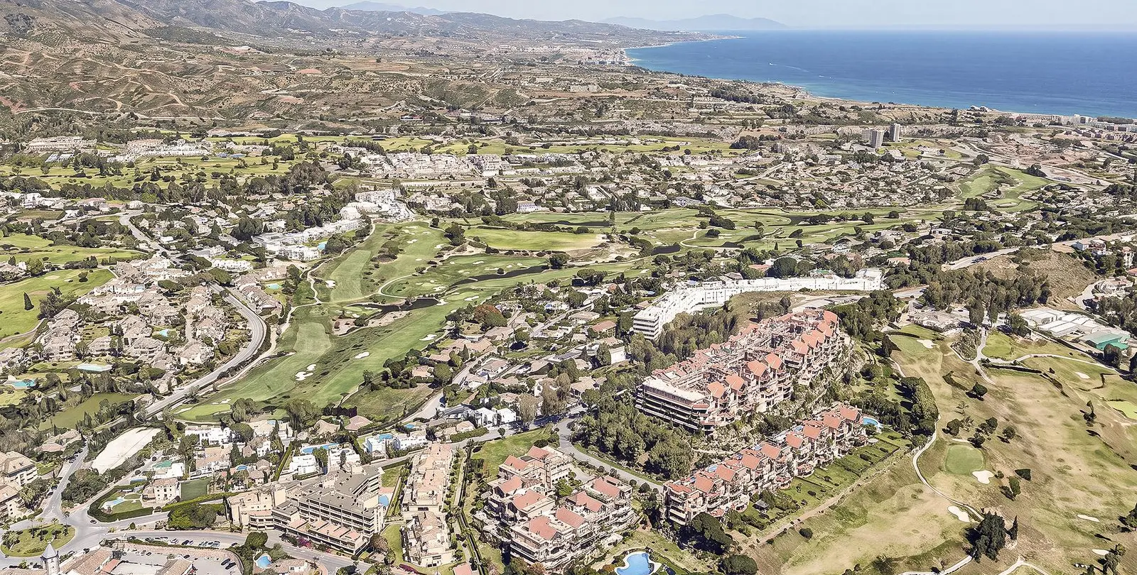 Sale of middle floor apartment in Nueva Andalucía 29