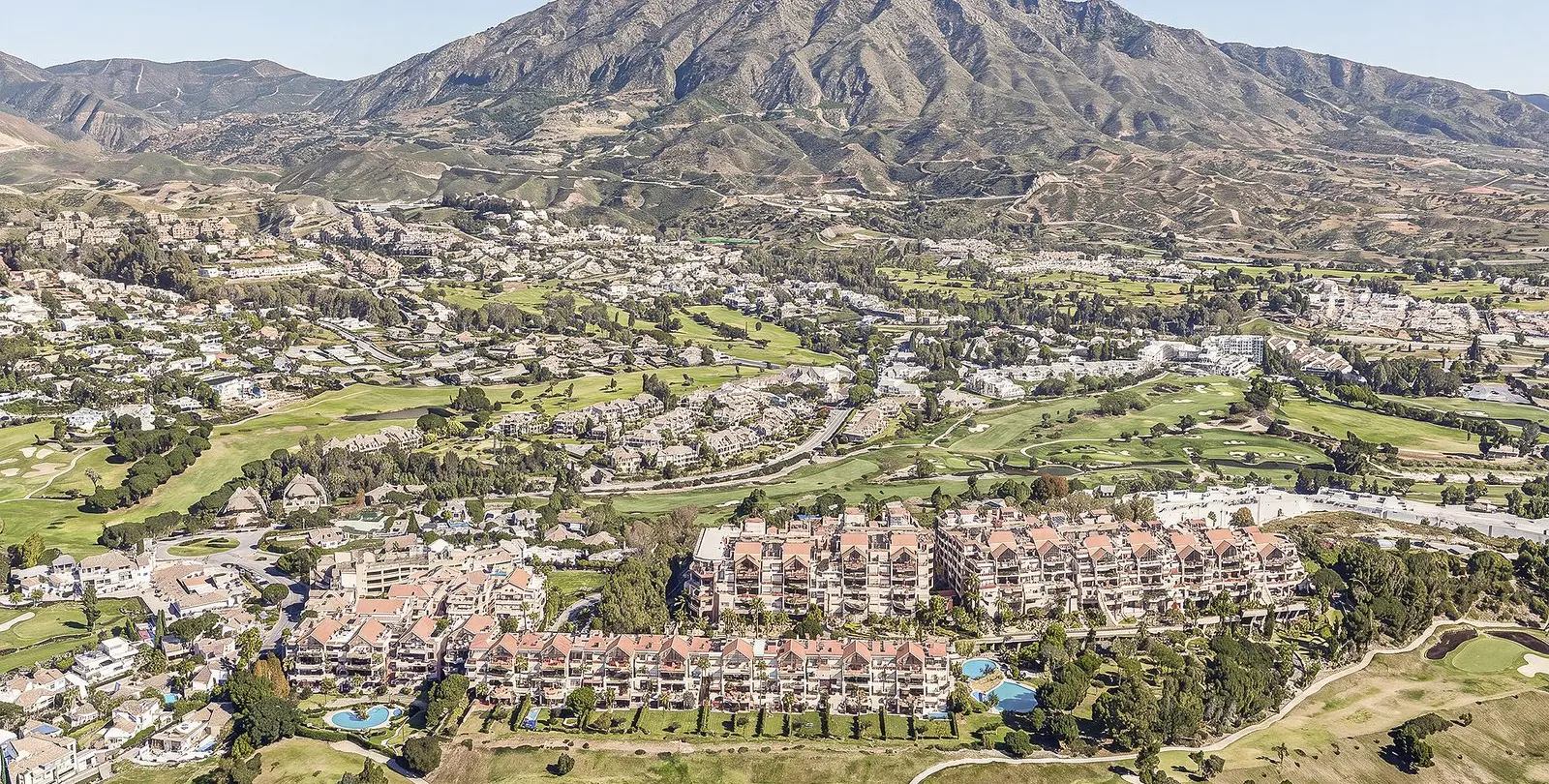 Sale of middle floor apartment in Nueva Andalucía 30