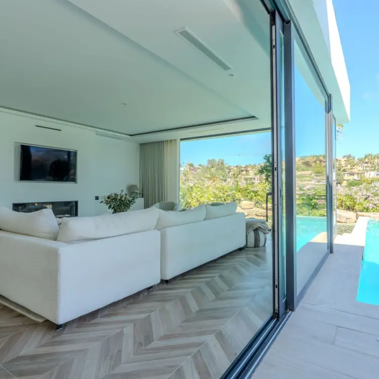 Venta de villa independiente en Estepona
