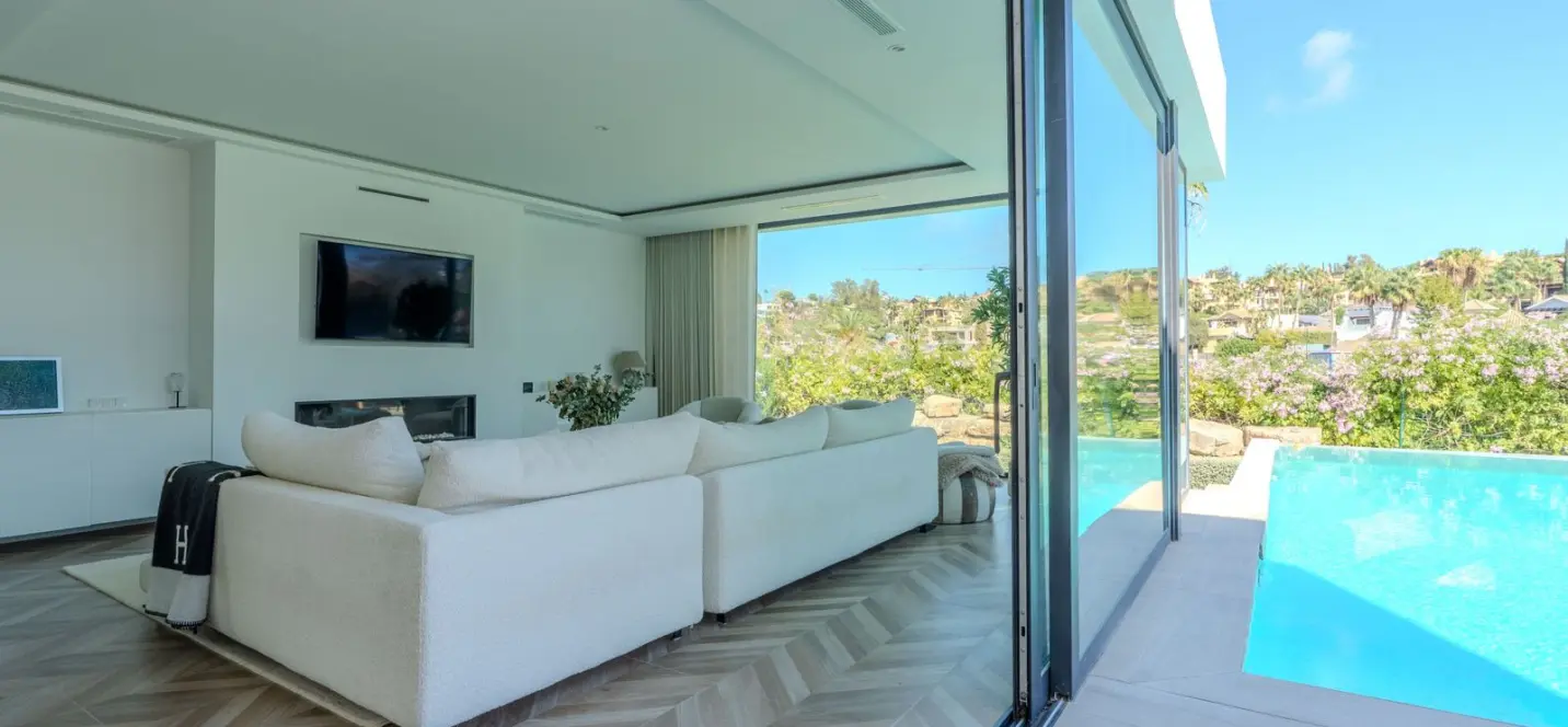 Venta de villa independiente en Estepona 1