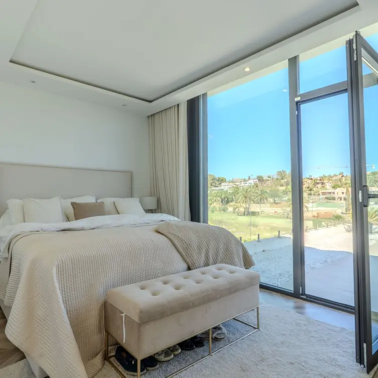 Venta de villa independiente en Estepona