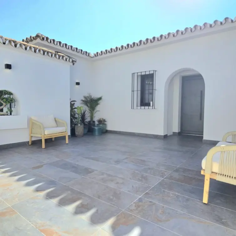 Venta de villa independiente en El Chaparral