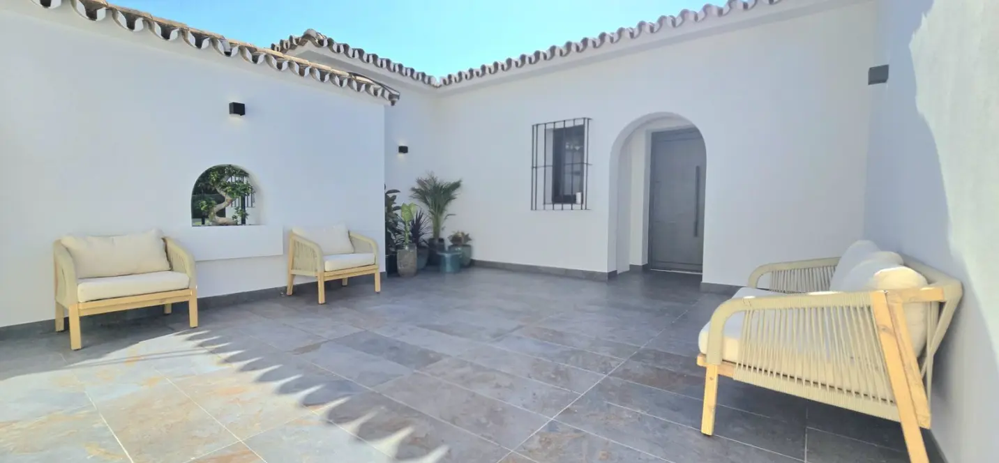 Venta de villa independiente en El Chaparral 1